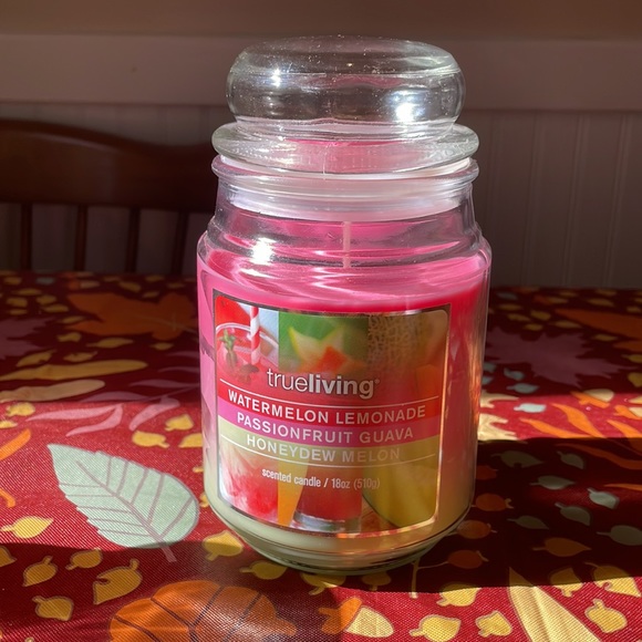 Trueliving Layered Scented Candle, 18 oz, unused - Picture 1 of 6